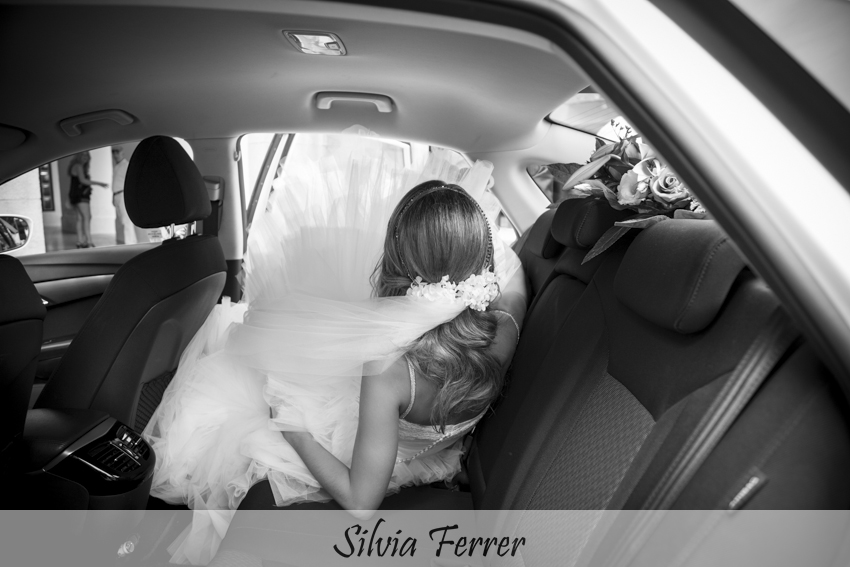 Cómo se mete la novia en el coche de bodas