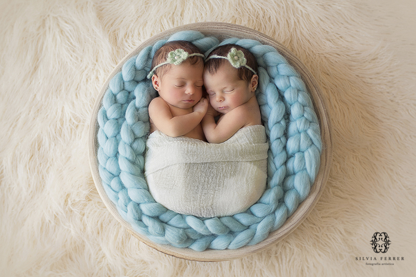 gemelas recién nacidas