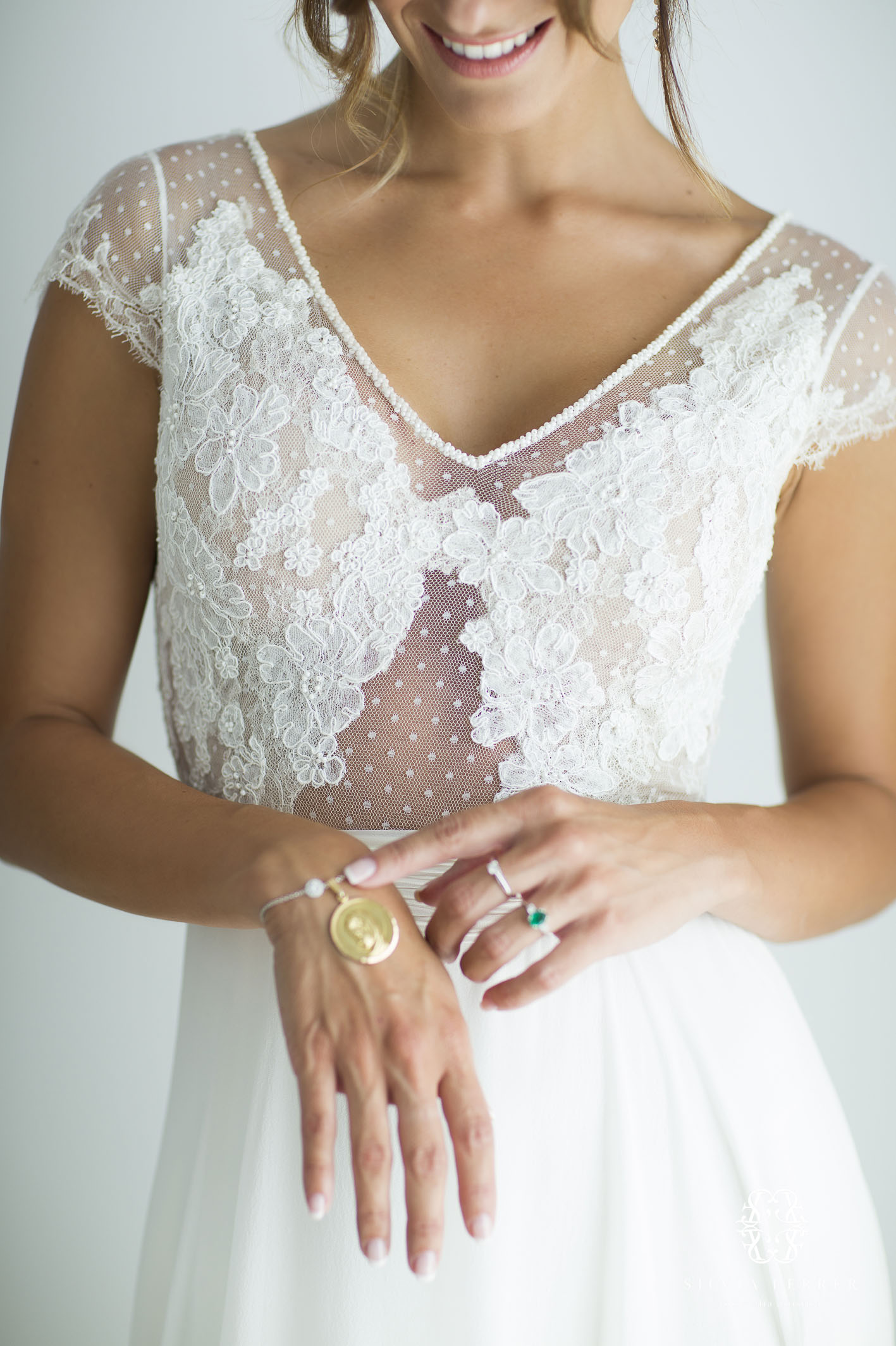 vestido de novia con cuerpo transparente
